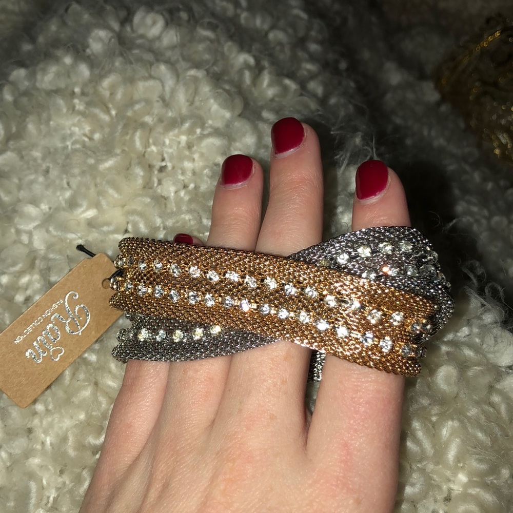 NWT✨Silver and gold twisted bracelet